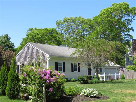 Houses for sale in hyannis ma. Apr 5, 2022 · 16 Single Family Homes For Sale in Hyannis, Barnstable, MA. Browse photos, see new properties, get open house info, and research neighborhoods on Trulia. 