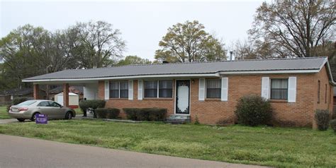Houses for sale in indianola ms. View detailed information about property 403 Chandler St, Indianola, MS 38751 including listing details, property photos, school and neighborhood data, and much more. Realtor.com® Real Estate App ... 