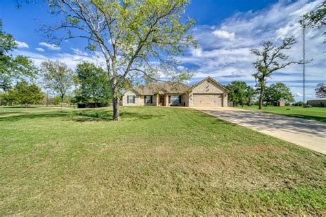 Houses for sale in madisonville tx. Explore the homes with Garage 2 Or More that are currently for sale in Madisonville, TX, where the average value of homes with Garage 2 Or More is $295,000. Visit realtor.com® and browse house ... 
