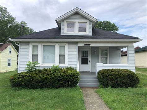 Houses for sale in maineville ohio. 3157 Socialville Foster Rd, Maineville, OH 45039 is currently not for sale. The 8,503 Square Feet single family home is a 4 beds, 6 baths property. This home was built in 1995 and last sold on 2024-01-19 for $2,135,000. View more property details, sales history, and Zestimate data on Zillow. 