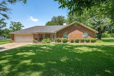 Houses for sale in mineola texas. JORDAN MCCRARY. NMLS #1722395. Zillow has 51 photos of this $515,000 3 beds, 2 baths, 2,009 Square Feet single family home located at 24588 Us Highway 80, Mineola, TX 75773 built in 2016. 