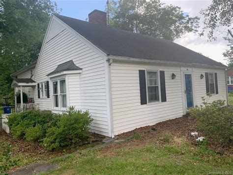 Houses for sale in pageland sc. Sold: 3 beds, 2 baths, 1300 sq. ft. house located at 3532 Evans Mill Rd, Pageland, SC 29728 sold for $214,000 on Feb 9, 2024. MLS# 4087247. Don't miss this brick ranch, situated on a . 77 acre shad... 