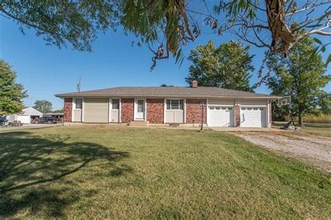 Houses for sale in paola ks. The average sale price for homes in Paola, KS over the last 12 months is $313,219, down 3% from the average home sale price over the previous 12 months. Home Trends Median Price (12 Mo) $266,065. Median Single Family Price. $265,000. Median Townhouse Price. $169,999. Average Price Per Sq Ft. 