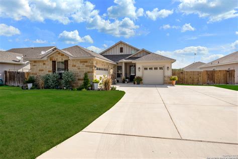 Houses for sale in pleasanton tx. Homes for sale in Pleasanton, TX have an average home price of $398,683. What is the average time to sell a house in Pleasanton, TX? The houses for sale in Pleasanton, TX spend an average of 77 days on the market. 