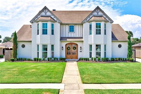 Houses for sale in port neches tx. The most recent median value of resident-owned homes in Port Neches is 165,613. An estimated 74.8 percent of households in Port Neches own their homes, with an average family size of 3.05. The median household income in Port Neches is 71,740, with32.5 percentage of households earning at least $100,000 annually. 