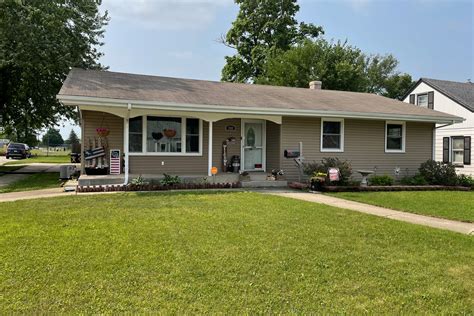 (MRED as Distributed by MLS Grid) 3 beds, 1 bath, 1000 sq. ft. house located at 2119 Elm St, Rockford, IL 61102 sold for $26,000 on Apr 27, 2022. ... Homes similar to 2119 Elm St are listed between $30K to $100K at an average of $65 per square foot. 1 / 20. $30,000. ... IL homes for sale: Rockford Housing Market: Houses for sale near me .... 