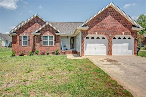 Houses for sale in shelby county. 2,372 Sq Ft. 1004 Mallard Dr, Harpersville, AL 35078. This to-be-built home is the "McGinnis" plan by Smith Douglas Homes, and is located in the community of The Harpers Creek. This Single Family plan home is priced from $265,900 and has 4 bedrooms, 2 baths, 1 half baths, is 2,372 square feet, and has a 2-car garage. 