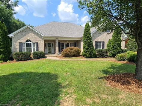 Houses for sale in stokesdale nc. Sold: 3 beds, 2.5 baths house located at 8508 Peony Dr, Stokesdale, NC 27357 sold for $624,900 on Sep 15, 2023. MLS# 1114080. Impeccable custom home by Lamb & Peeples Builders. Amazing attent... 