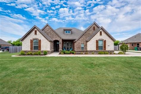 Houses for sale in tarrant county. 4 beds 2.5 baths 2,803 sq ft 0.44 acre (lot) 8346 Sunset Cove Dr, Fort Worth, TX 76179. Home with View for sale in Tarrant County, TX: Home is set to go live on Wednesday April 10, 2024 at which time showings can be set up through ShowingTime! $899,000. 