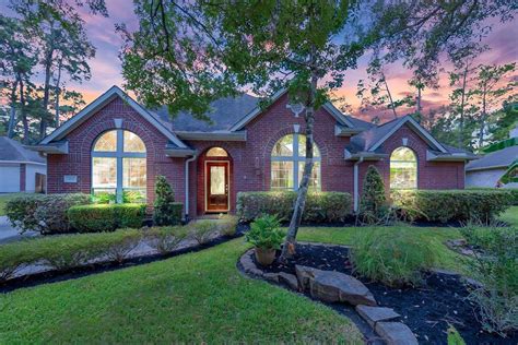 Houses for sale in the woodlands tx. Only minutes to 1488 and. $399,000. 3 beds. 2.5 baths. 1,829 sq ft. 7,035 sq ft (lot) 47 W New Avery Pl, The Woodlands, TX 77382. No Hoa - The Woodlands, TX Home for Sale. Discover the limitless potential of this beautiful property, strategically positioned just minutes away from The Woodlands and I-45. 