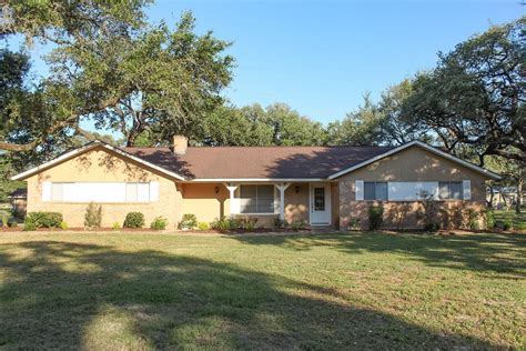 Houses for sale in yoakum tx. Things To Know About Houses for sale in yoakum tx. 