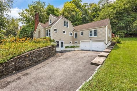 Houses for sale katonah ny. 4 beds, 2.5 baths, 3950 sq. ft. house located at 9 Lakewood Dr, Katonah, NY 10536 sold for $875,000 on Sep 1, 2021. MLS# H6120941. Let this home be your escape to tranquility. ... Buffalo, NY homes for sale: NY New Listings: Houses for rent in Somers: Agents near me: White Plains, NY homes for sale: Somers Housing Market: 