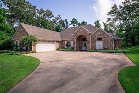 Houses for sale longview. 2 days ago · Browse 33 homes for sale in Longview, TX. View properties, photos, nearby real estate with school and housing market information. In March 2024 in Longview, TX there were 22.9% more homes for sale than in February 2024. 