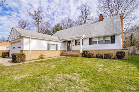 Houses for sale lyndhurst ohio. Matt Howard Parkview Realty Group Ltd. $239,000. 3 Beds. 2 Baths. 1,965 Sq Ft. 1508 Winchester Rd, Cleveland, OH 44124. Welcome to your dream home! This newly redesigned 3-bedroom house is a perfect blend of modern luxury and classic charm, located in the heart of Lyndhurst, Ohio. 