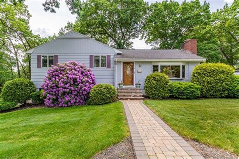 Houses for sale lynnfield ma. Sold - 220 Chestnut St, Lynnfield, MA - $865,000. View details, map and photos of this single family property with 3 bedrooms and 2 total baths. MLS# 73041174. 