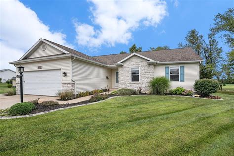 Houses for sale middlebury in. 13919 Ranier Dr, Middlebury, IN 46540 is pending. View 36 photos of this 4 bed, 4 bath, 2938 sqft. single family home with a list price of $525000. 