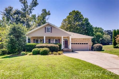 Houses for sale mint hill nc. Homes for Sale in Mint Hill Commons Subdivision Homes may be listed as Mint Hill or Charlotte. Houses in the Mint Hill Commons neighborhood tend to range from around $410,000 to about $565,000. 
