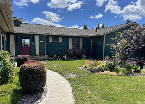 Houses for sale moscow id. Search 3 Homes for Sale in the Robinson's neighborhood of Moscow. Get real time updates. Connect directly with listing agents. Get the most details on Homes.com. Find an Agent ... Moscow, ID 83843 / 47. $149,900 . 4 Beds; 2 Baths; 1,848 Sq Ft; 411 N Almon St, Moscow, ID 83843. 