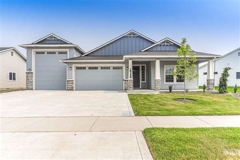 Houses for sale nampa. 2 beds 2 baths 1,470 sq ft. 1907 W Flamingo Ave #151, Nampa, ID 83651. ABOUT THIS HOME. 55 Community - Nampa, ID home for sale. Looking for a 2 bedroom 2 bathroom home in the sought after Goldcrest Community this is the home for you. Home features new flooring, a walk-in tub and finished garage. 