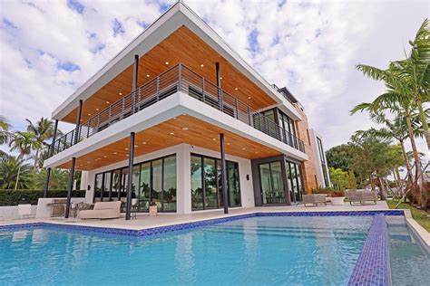 Houses for sale pompano beach. 3261 Aqua Vista Dr, Pompano Beach, FL 33062. ONE SOTHEBY'S INT'L REALTY. $1,550,000. - House for sale. 1390 E Terra Mar Dr, Pompano Beach, FL 33062. 