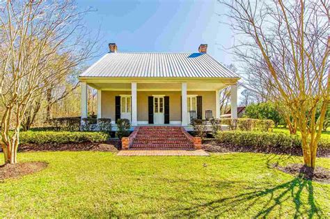 Houses for sale thibodaux. View detailed information about property 156 Northlake Dr, Thibodaux, LA 70301 including listing details, property photos, school and neighborhood data, and much more. 