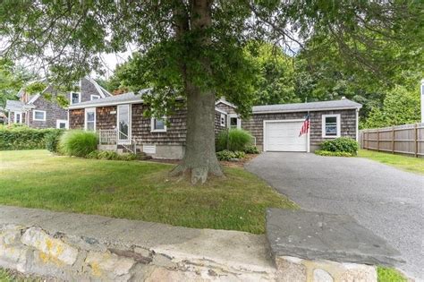 Houses for sale tiverton ri. For Sale - 10 West Ave, Tiverton, RI - $798,000. View details, map and photos of this single family property with 3 bedrooms and 2 total baths. MLS# 1357062. 