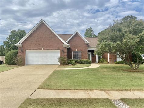 Rebecca Ferguson eXp Realty Oxford. $699,900. 4 Beds. 4 Baths. 3,995 Sq Ft. 1159 Dogwood Dr, Tupelo, MS 38801. Perfect for entertaining, this stunning 4 bedroom/4 bath home on 1159 Dogwood Drive offers an open kitchen with wood cabinets and living area, ideal for gatherings and family time. Upstairs, you will find 2 bedrooms and 2 bathrooms .... 