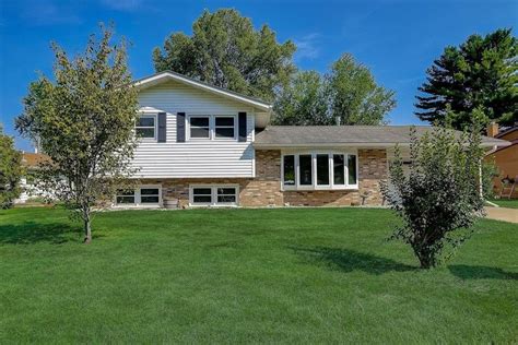 Houses for sale verona wi. See photos and price history of this 5 bed, 5 bath, 5,762 Sq. Ft. recently sold home located at 1213 Redan Dr, Verona, WI 53593 that was sold on 04/15/2024 for $1260000. 