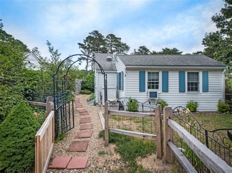 Houses for sale wellfleet ma. View 53 photos for 270 Cove Rd, Wellfleet, MA 02667, a 3 bed, 2 bath, 1,789 Sq. Ft. single family home built in 1999 that was last sold on 05/04/2023. 