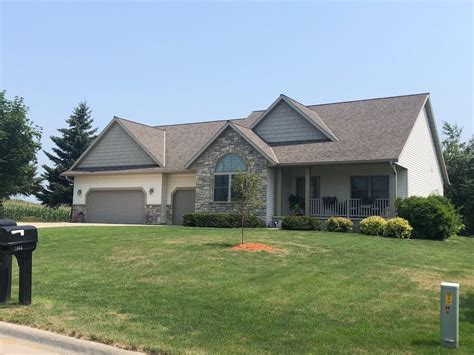 Houses for sale willmar mn. See photos and price history of this 4 bed, 4 bath, 3,520 Sq. Ft. recently sold home located at 284 23rd St SE, Willmar, MN 56201 that was sold on 12/28/2023 for $410000. 