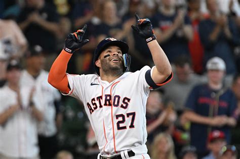 Houston Astros star Jose Altuve reaches 2,000 career hits