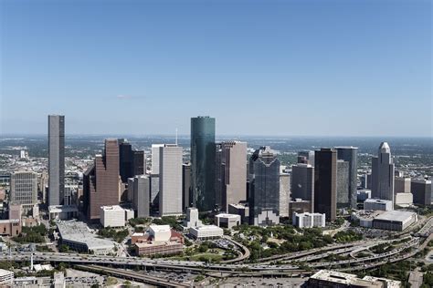 The distance between Austin and Houston is approximately 146 miles, or 235 kilometers. The average train journey between these two cities takes 16 hours and 14 minutes, although the absolute fastest you could get there is 15 hours and 50 minutes.. 