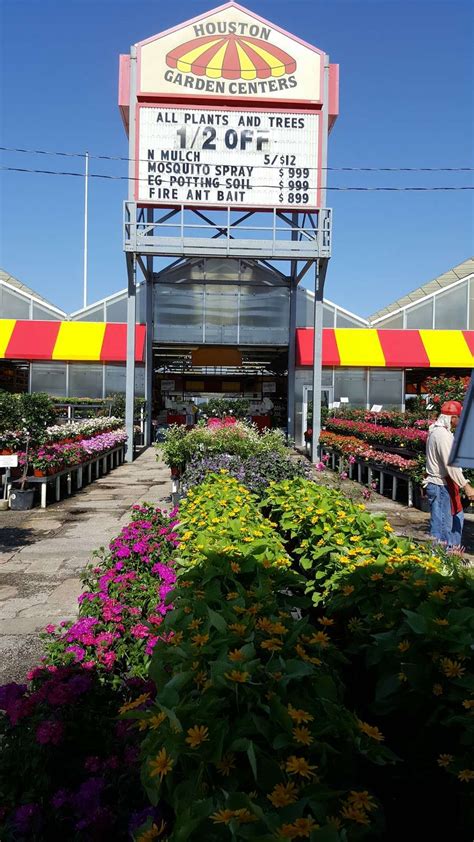 Houston garden center. Houston Garden Centers, a Houston-based nursery offering the largest selection of shrubs, flowers, mulches and trees. Also sells grass, fertilizers, soil, gardening … 
