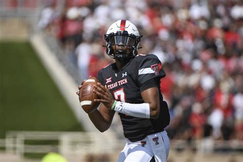 Houston prepares for its first season in the Big 12 with Smith and Coley vying for QB job