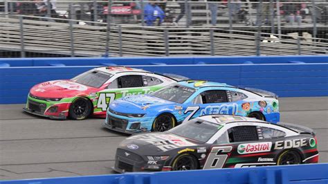 How Big Is The Nascar Track In Fontana? - PartyShopMaine