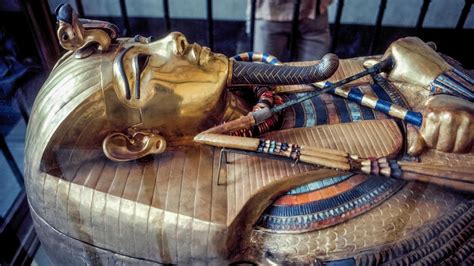 How Did King Tut Die? COLOSSAL MYSTERIES