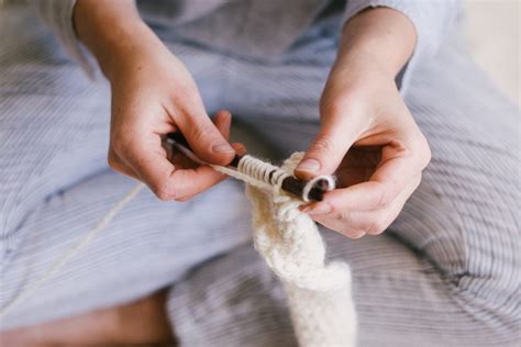 How Do I Stop My Fingers From Hurting When I Knit?