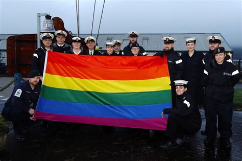 How Many People In The Navy Are Gay – Sdlgbtn