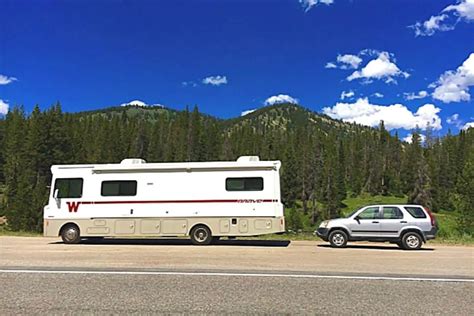 How Much Can a Class A Motorhome Tow? (15 …