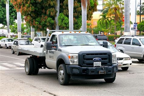 How Much Weight Can A Ford F-550 Carry? - Vehicle Freak