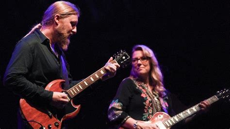 How Susan Tedeschi and Derek Trucks fell in love over …