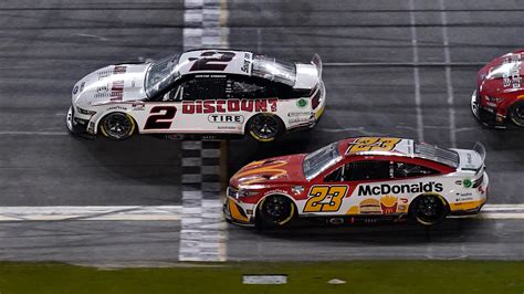 How To Bet On NASCAR Races - NASCAR Betting Guide