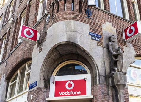 How To Buy a SIM Card In The Netherlands (2023) Mobile Data Guide