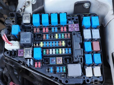 How To Check Relays In Fuse Box