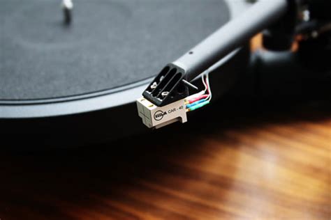 How To Clean A Turntable Stylus/Needle - World Of Turntables