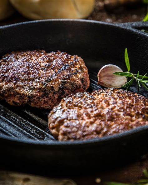 How To Cook Burgers On Cast Iron Skillet - November 2024 ...