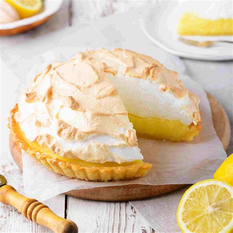 How To Decorate Lemon Meringue Pie - WHYIENJOY