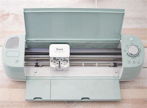 How To Design A Card On Cricut Explore Air 2