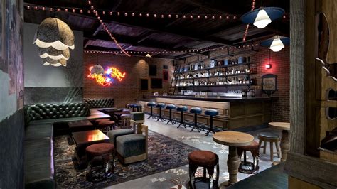 How To Find the Hidden Speakeasy Bar at Resorts World