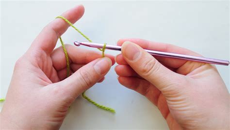 How To Hold Crochet Hook And Yarn